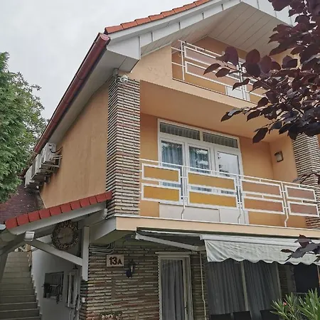 Majusfa Apartman *